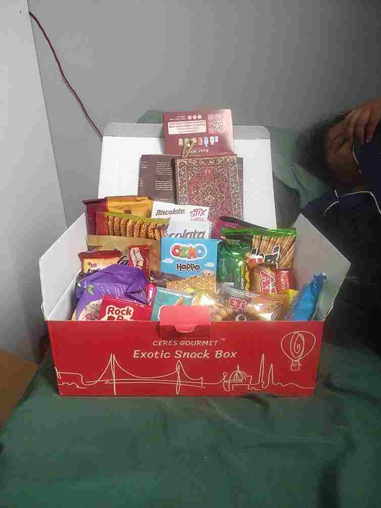 50-balenie International Snack Box - Rôzne pochúťky