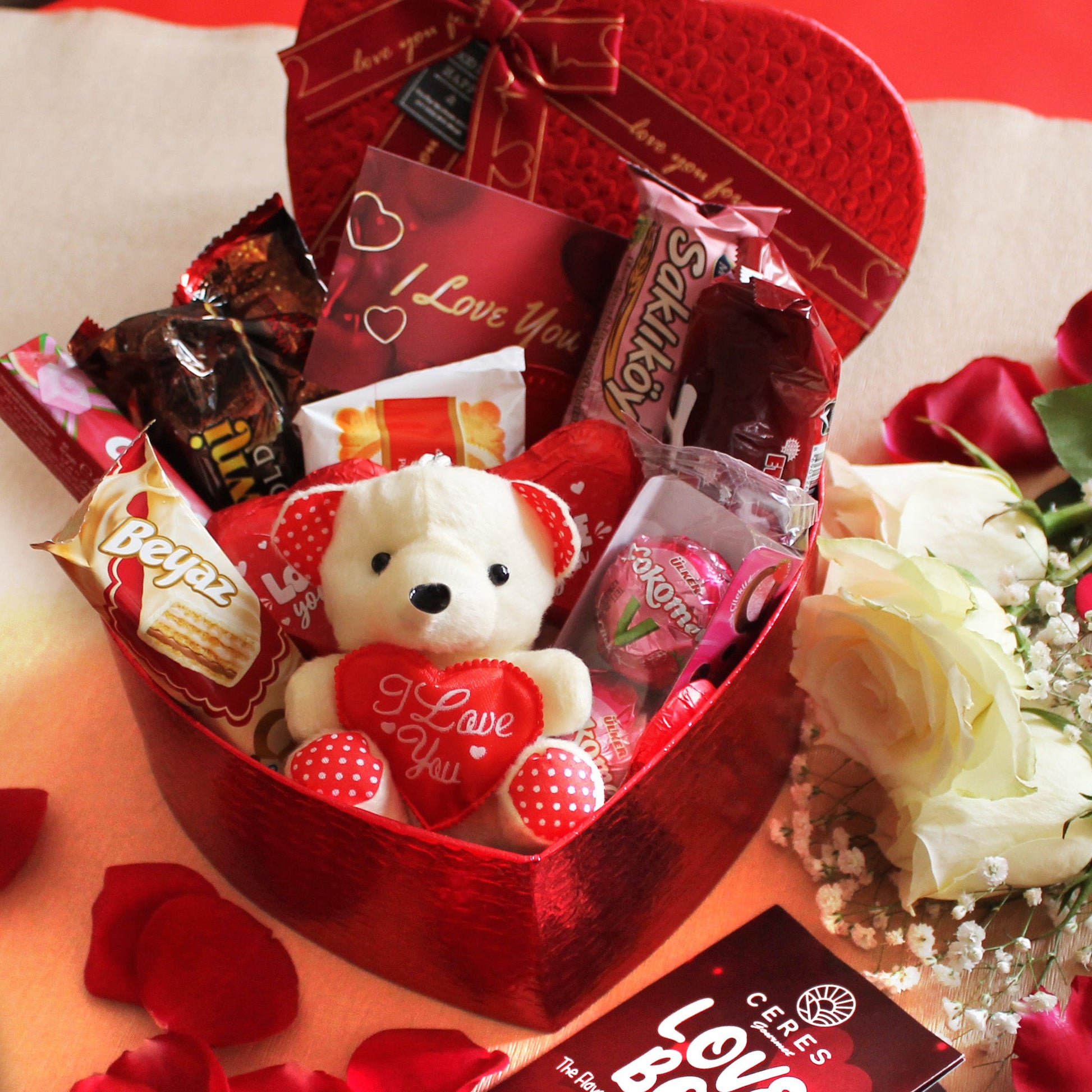 Heart Shaped International Snack Box for Loved Ones, Valentine Days Snack Box 